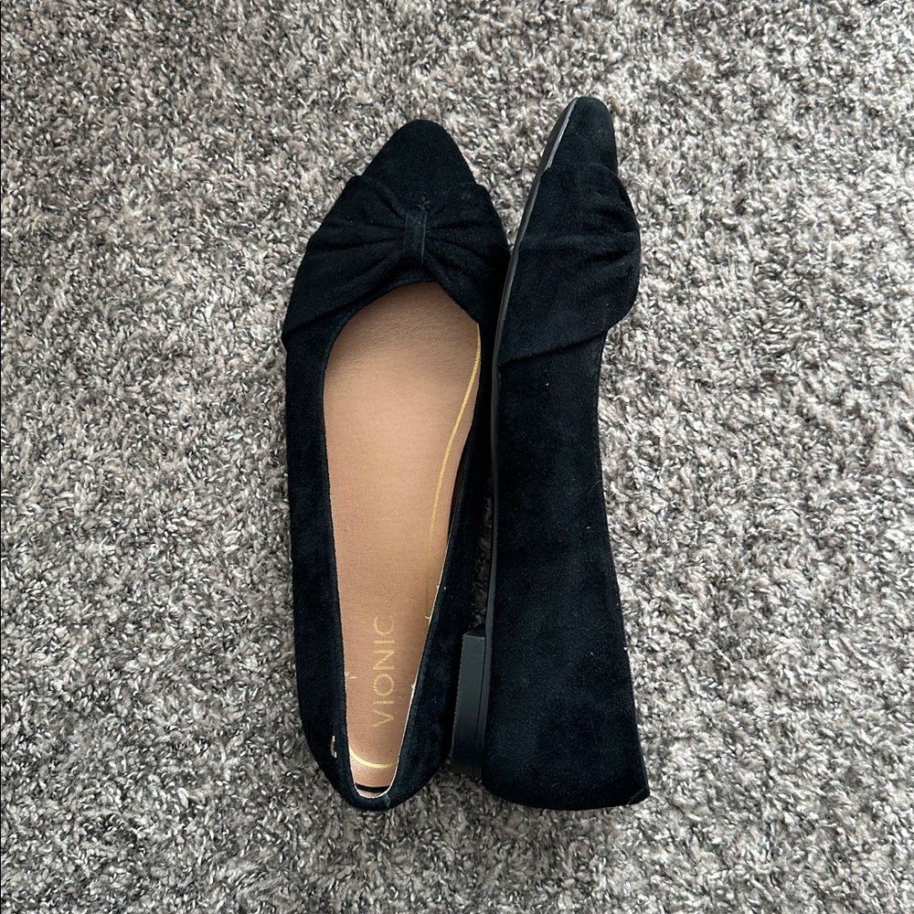 Vionic Women's Elegant Black Loafers